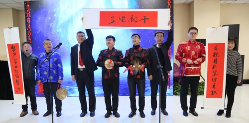 由宣传部编演的三句半“我们”，，，，，，，以诙谐幽默的表现形式，，，，，，，回顾了2019，，，，，，，展望了2020，，，，，，，在会场上掀起阵阵掌声。。。。。。。。01