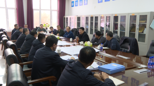 64011月21日，，，，，，，公司党委书记、董事长宫延明到东保卫矿调研检查工作时强调